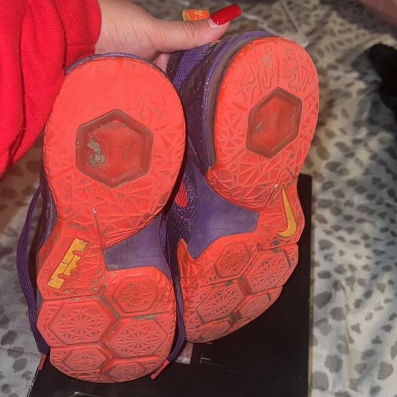 LeBron 6.6y. Purple. 7/10 condition. Used for basketball - Picture 4 of 4